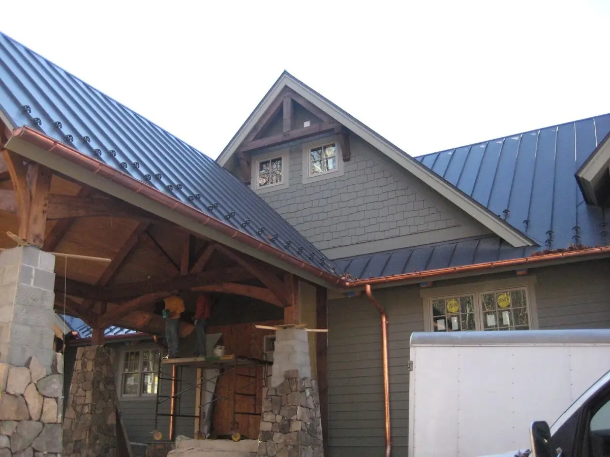 Craftsman Roofing team delivering quality roofing work in Pearland